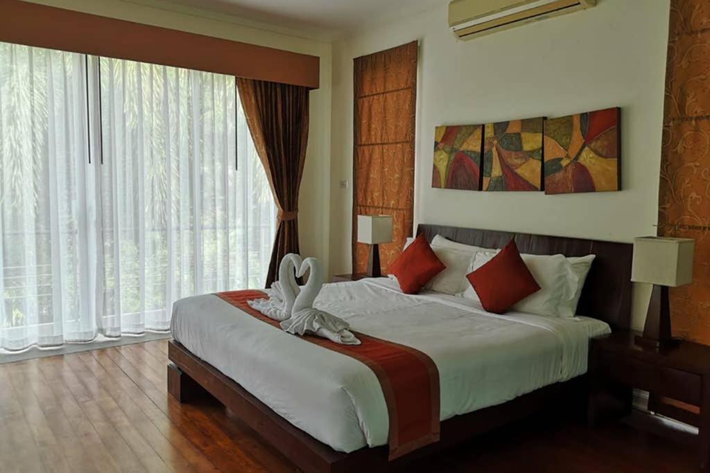 4 Bedroom Villa Kamala Beach Phuket Praia de Kamala Exterior foto
