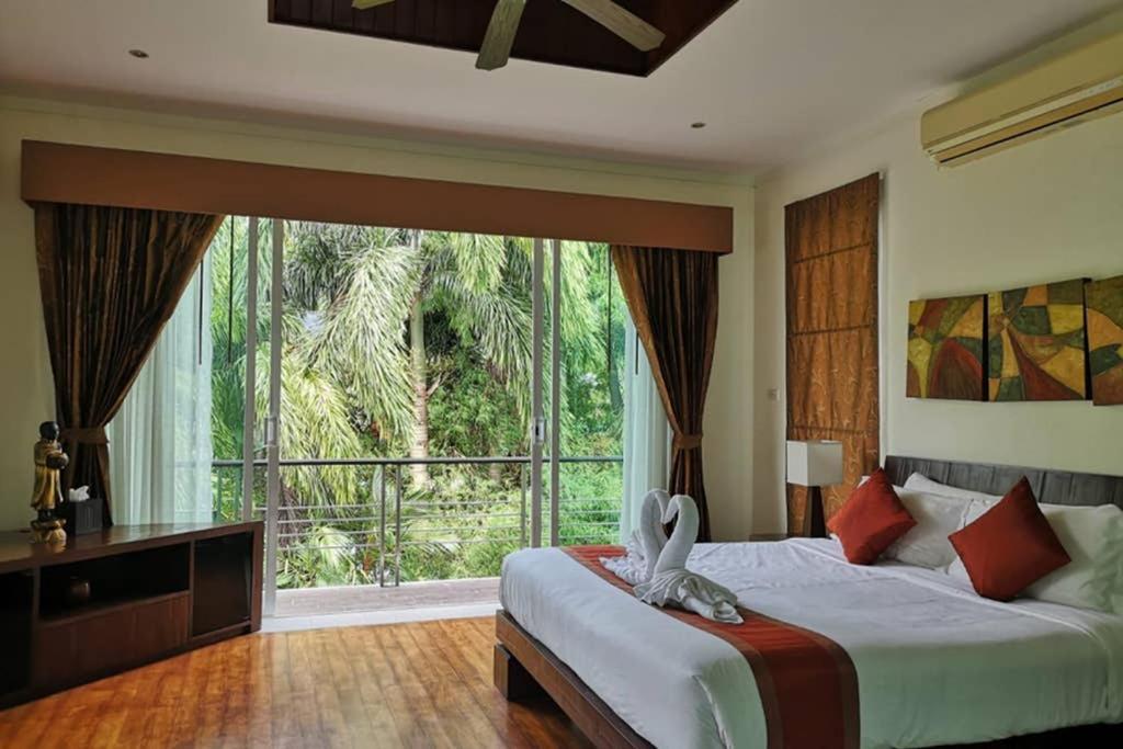 4 Bedroom Villa Kamala Beach Phuket Praia de Kamala Exterior foto