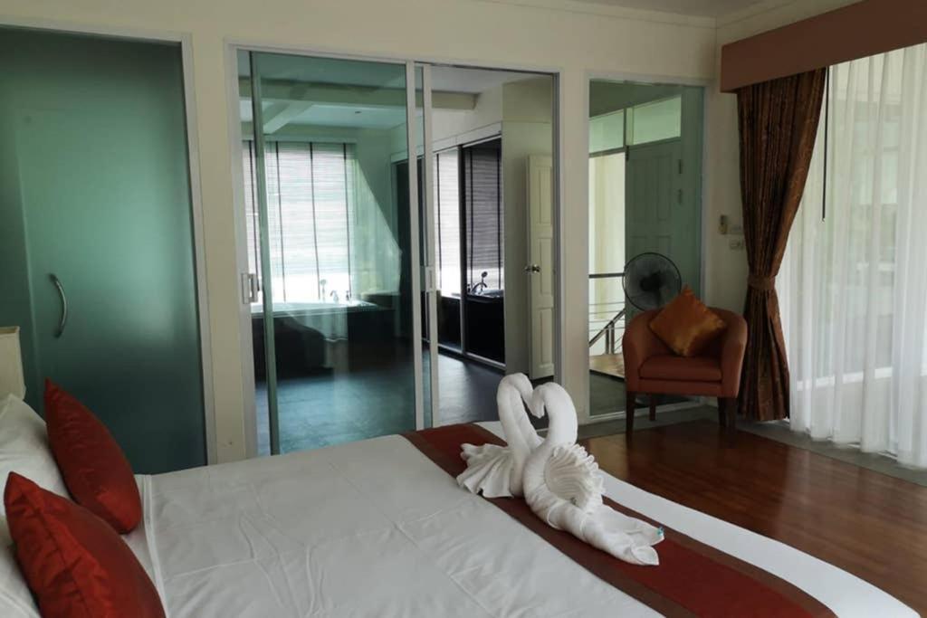 4 Bedroom Villa Kamala Beach Phuket Praia de Kamala Exterior foto