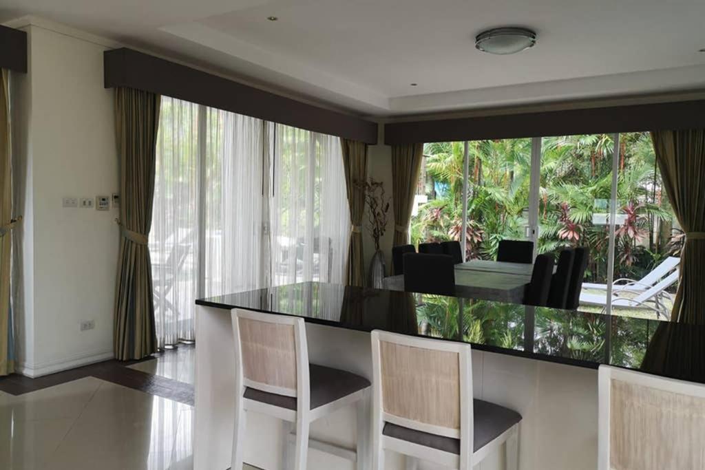 4 Bedroom Villa Kamala Beach Phuket Praia de Kamala Exterior foto